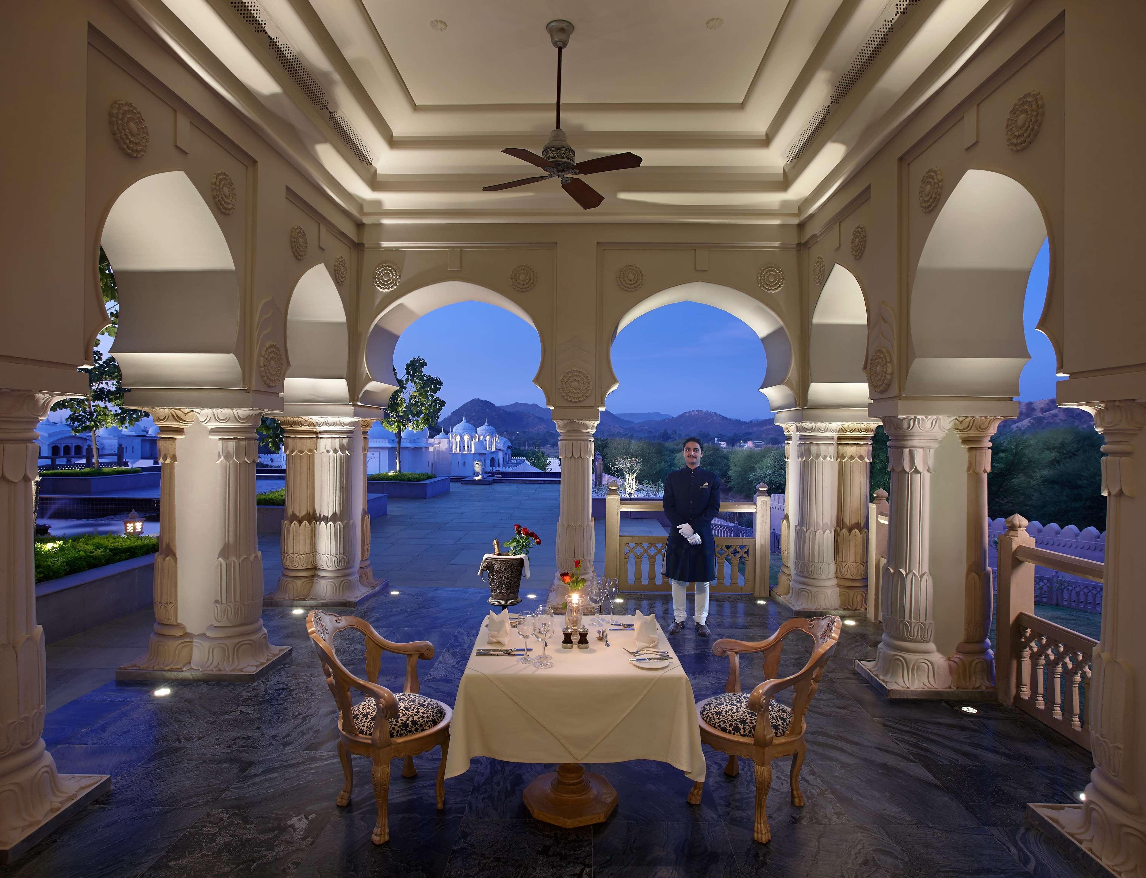 מלון Fairmont ג'איפור מראה חיצוני תמונה The Oberoi Udaivilas Palace